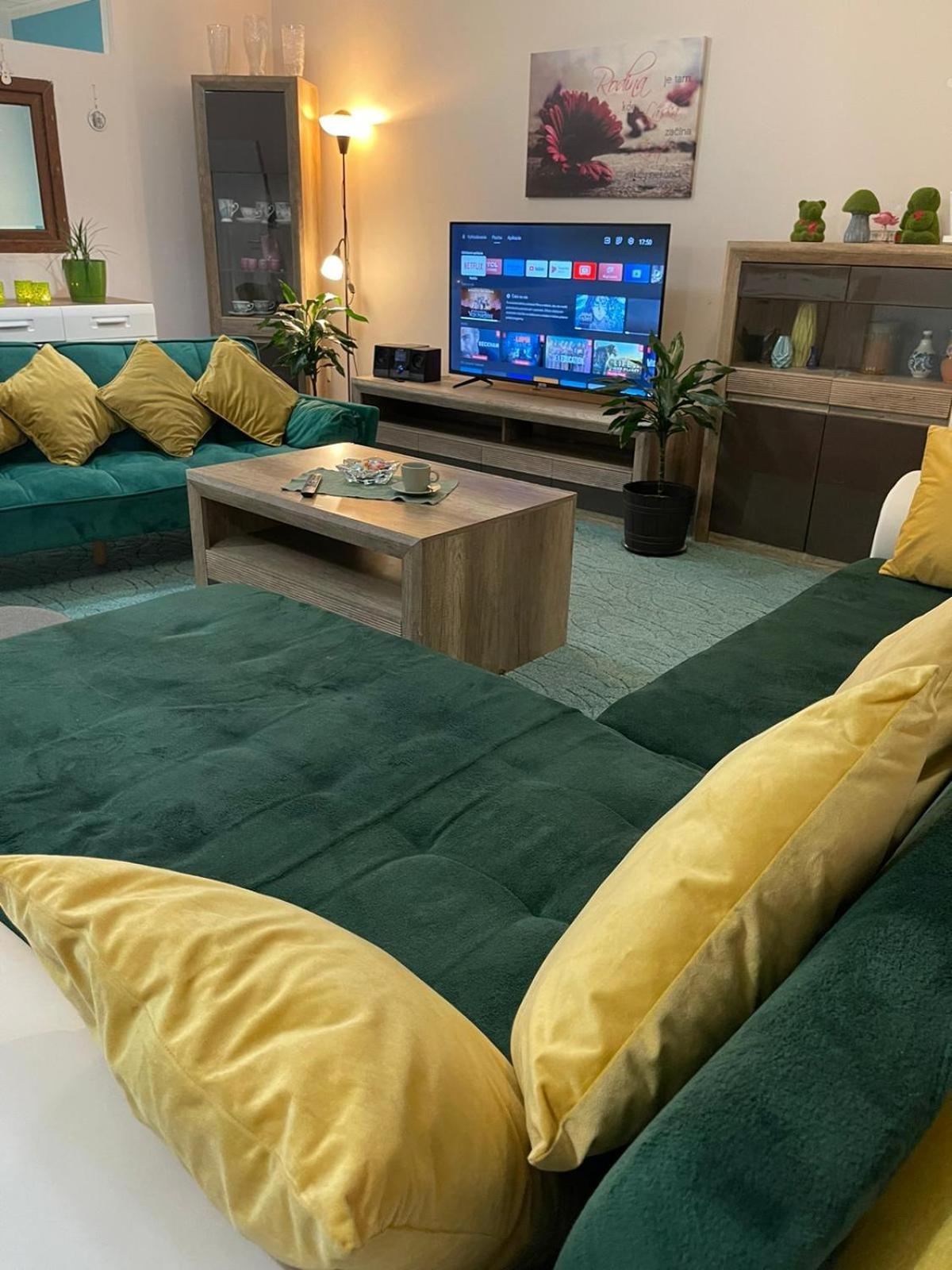Velky Apartman Bratislava Extérieur photo